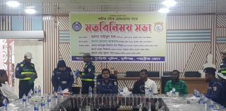 শিমুলিয়া ঘাটে রেস্তোরাঁ মালিকদের সাথে ট্যুরিস্ট পুলিশের মতবিনিময়