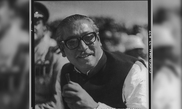 জাতির পিতার স্বপ্নের পতাকায় শকুনের শ্যেন দৃষ্টি