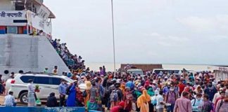 শিমুলিয়া ঘাটে ঢাকামুখী কর্মস্থলে ফেরা মানুষের চাপ বৃদ্ধি (ভিডিও সহ)