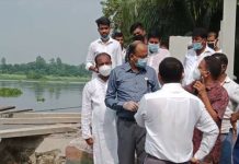 সিরাজদিখানে ধলেশ্বরী নদী ভাঙ্গন এলাকা পরিদর্শন করলেন প্রধানমন্ত্রী কার্যালয় সচিব মোঃ তোফাজ্জল হোসেন মিয়া