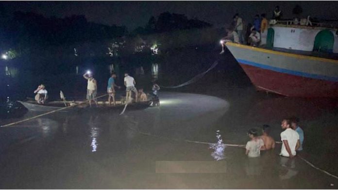 মুন্সীগঞ্জে পিকনিকের ট্রলারডুবি